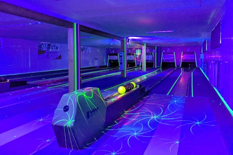 Kegelbahn des TSV-Salzgitter mit optionalen Disko-Effekten